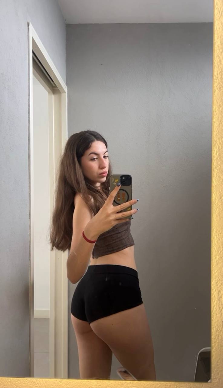 Amber in her underwear in Antananarivo