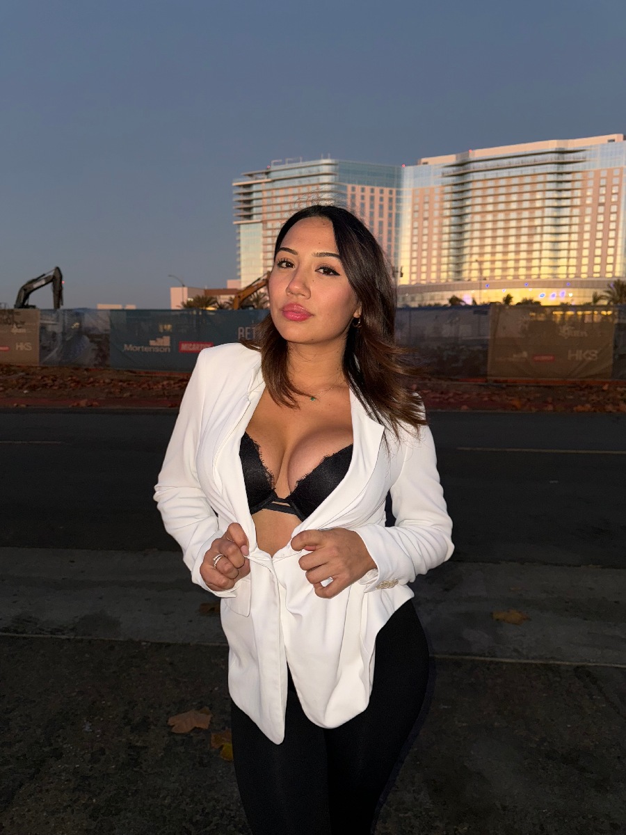 Take a pause and enjoy Ali Cruz — streaming from Antananarivo