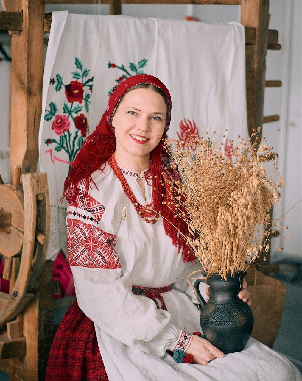 Women in Slavic costumes in Antananarivo