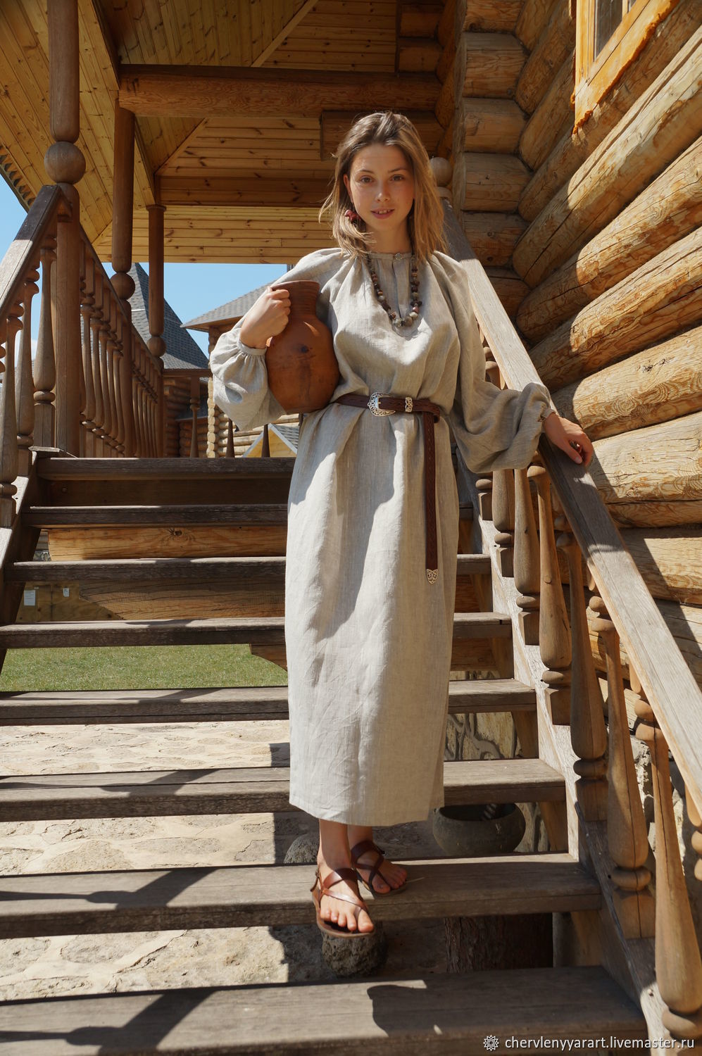 Girls in Slavic costumes in Antananarivo